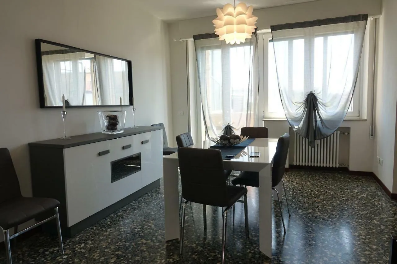 Appartamento PrimoPiano - Venezia Lido 0*,  Italia